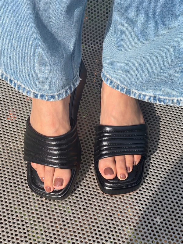 It-Girl Slides