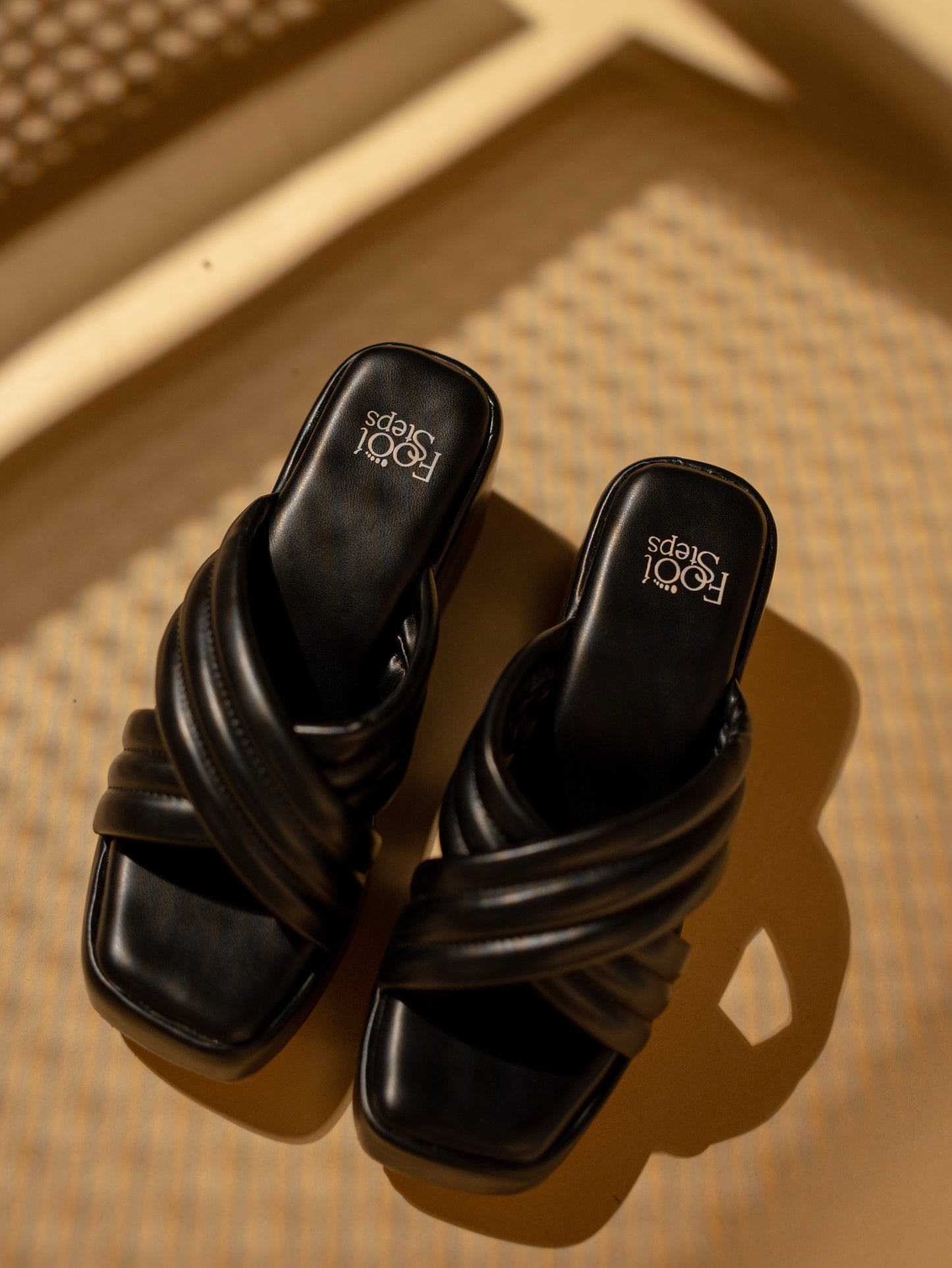 Pillow Cross : Cushioned Platform Sliders