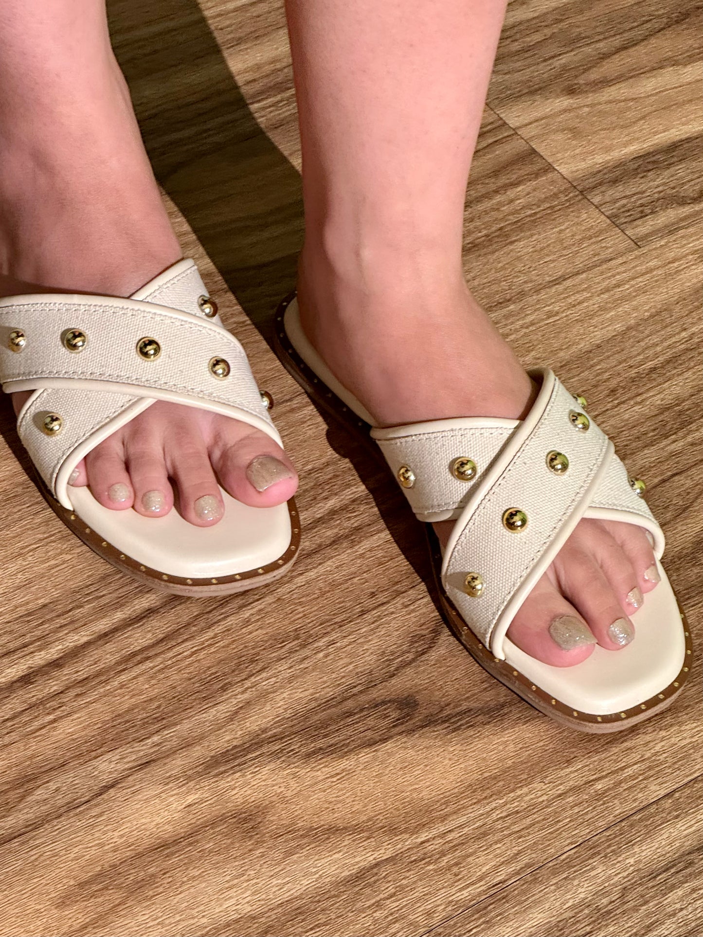 Ivory Stud